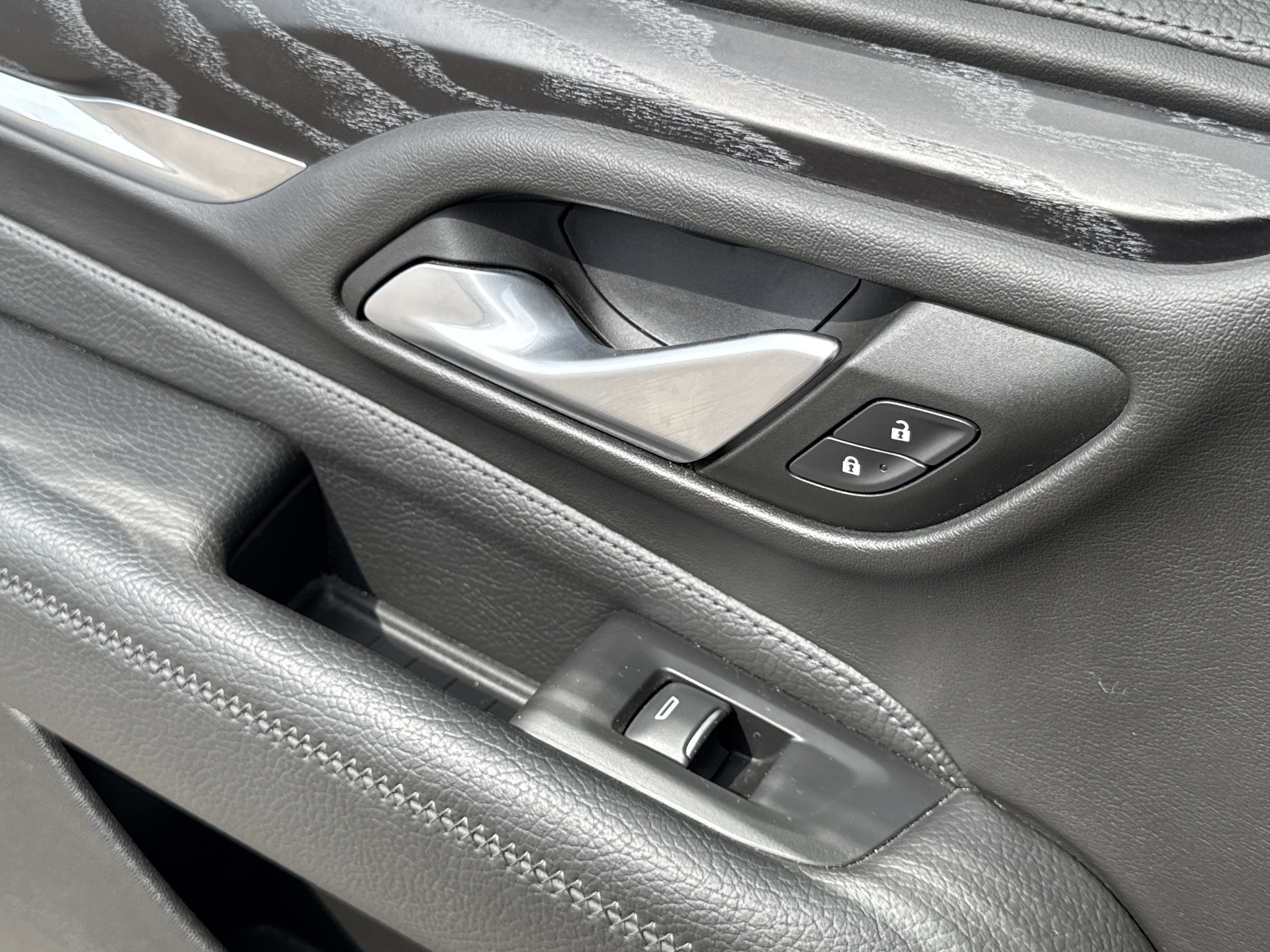 Used 2022 GMC Yukon Denali image 32