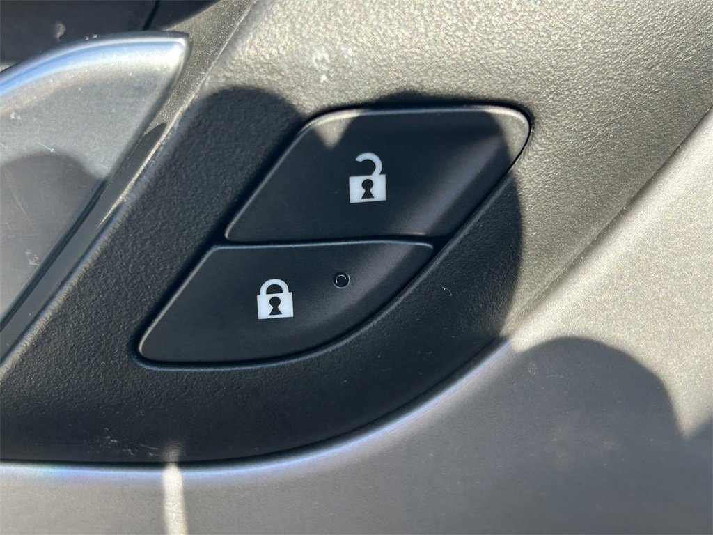 Used 2025 Chevrolet Blazer LT image 21