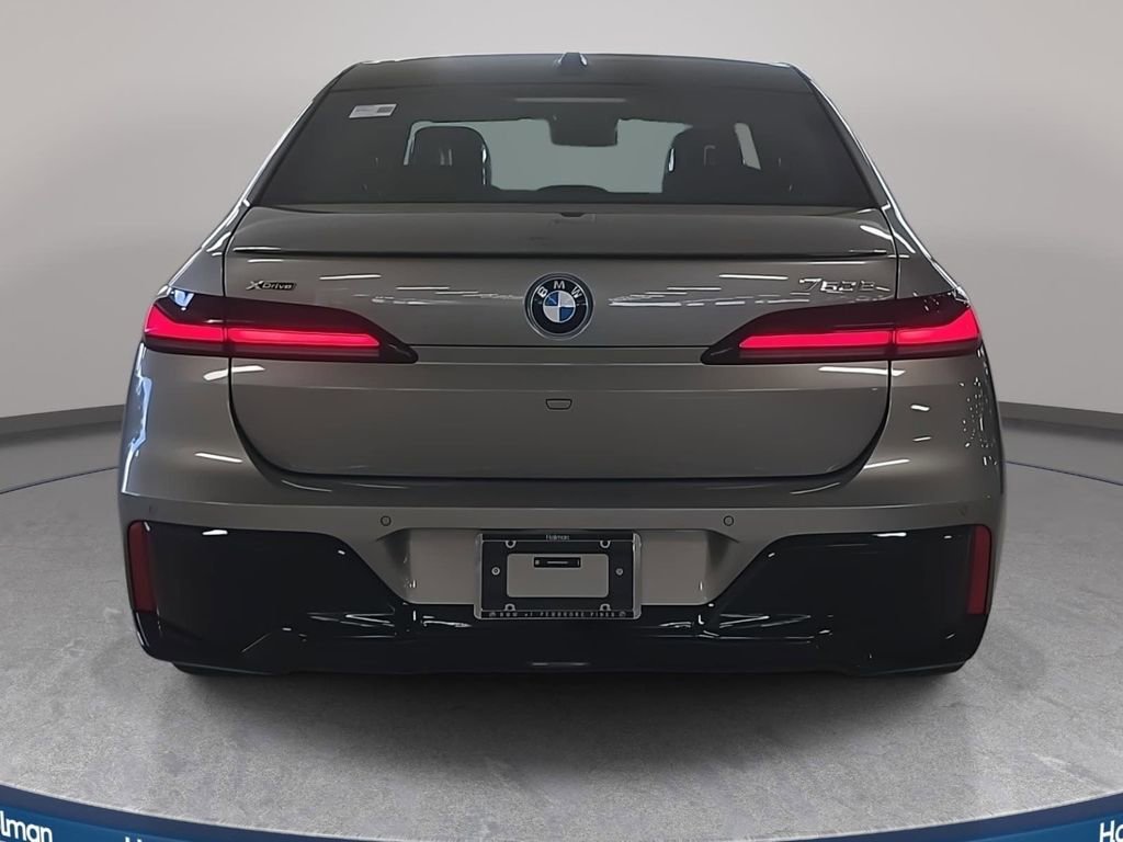 New 2026 BMW 750e xDrive w/ Premium Package image 5