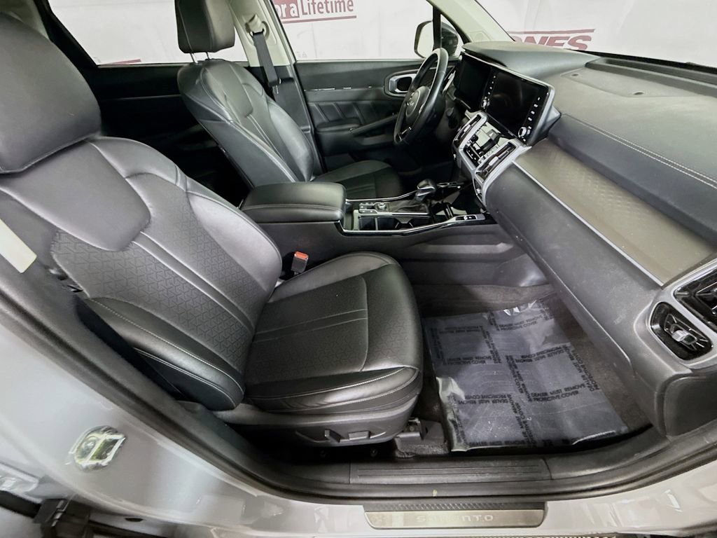 Used 2023 Kia Sorento SX image 33