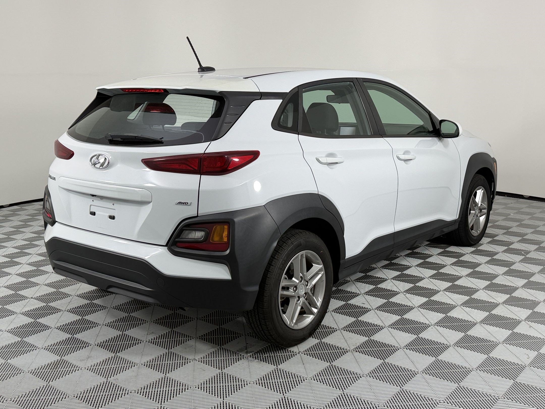 Used 2019 Hyundai Kona SE AWD/4WD image 9