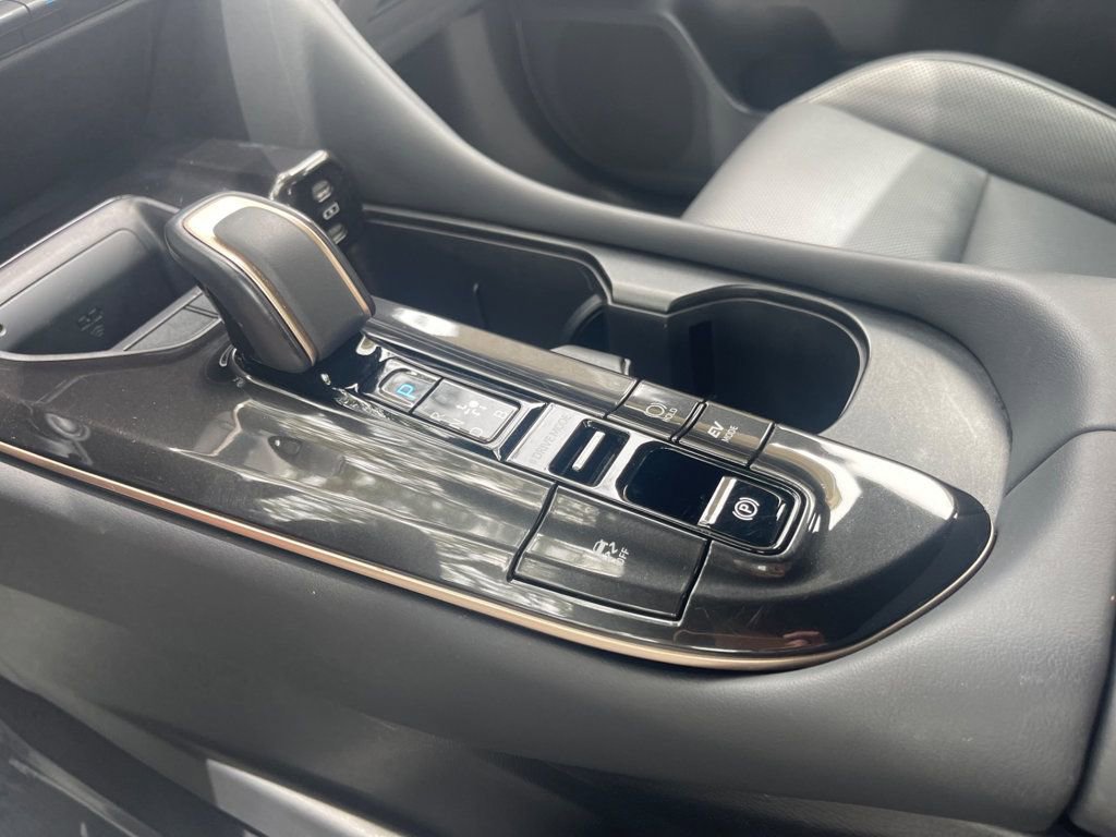 Used 2024 Toyota Crown image 13