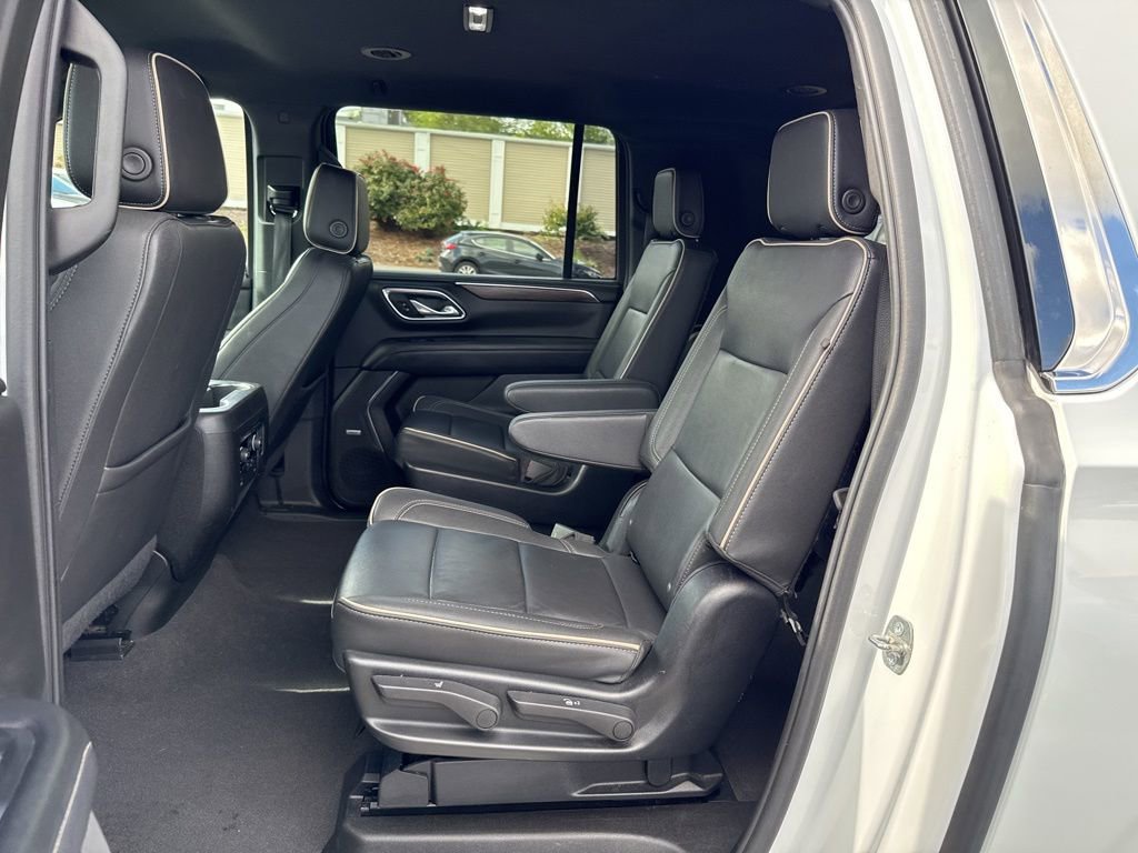 Used 2023 Chevrolet Suburban Premier image 34