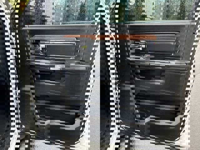 Used 2016 RAM 5500 Laramie image 24