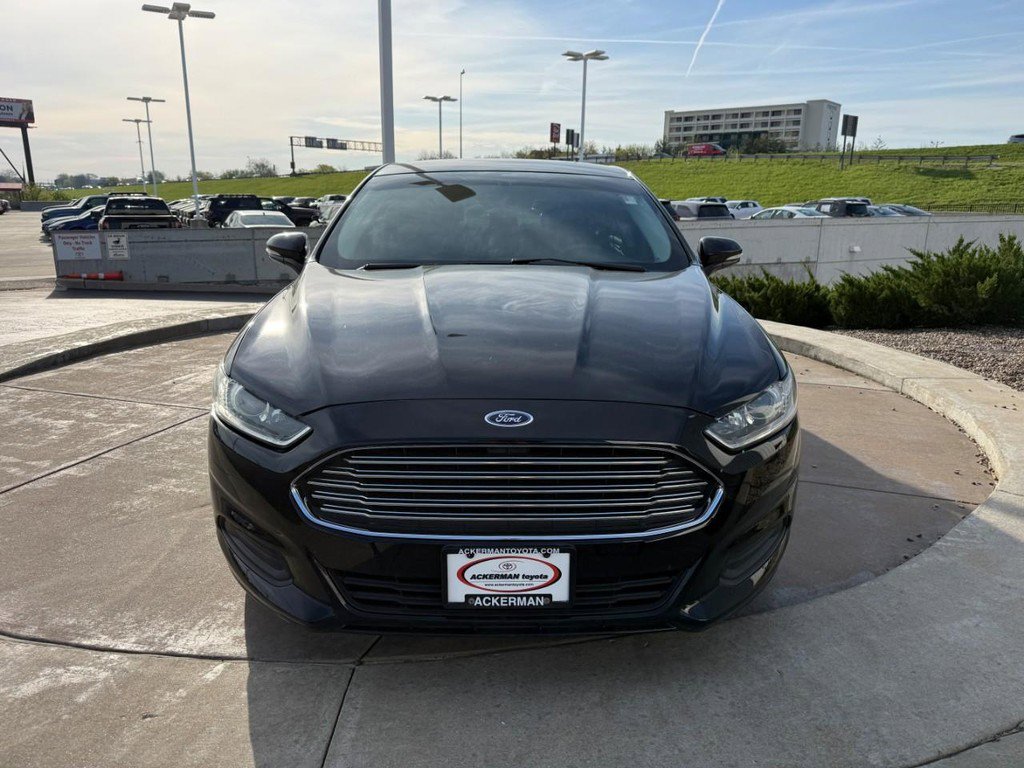 Used 2016 Ford Fusion SE image 11