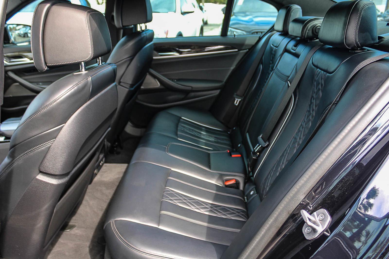 Used 2022 BMW M550i xDrive image 18