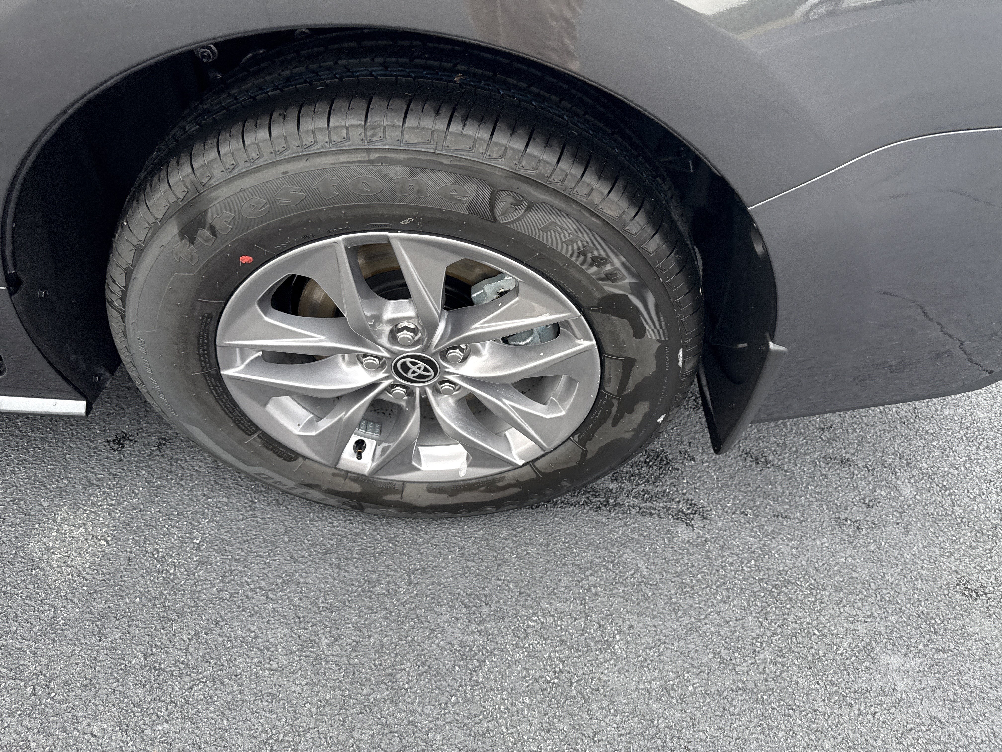 New 2025 Toyota Sienna XLE w/ XLE Plus Package FWD image 12
