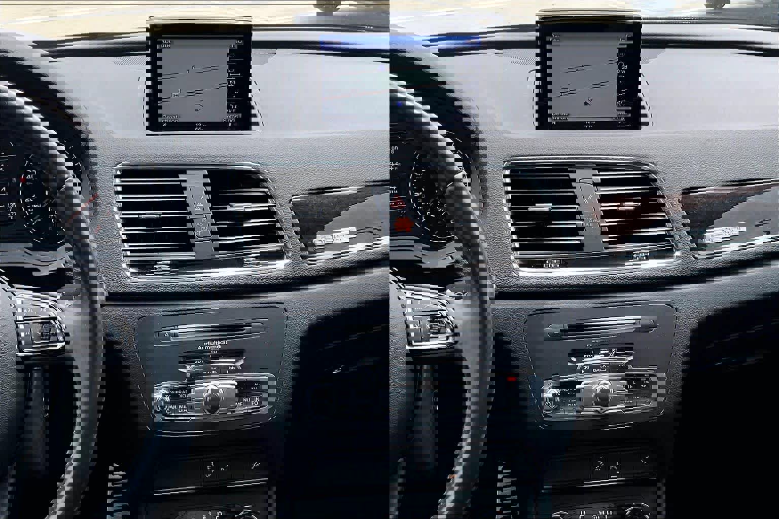 Used 2016 Audi Q3 2.0T Premium Plus w/ Technology Package AWD/4WD image 7