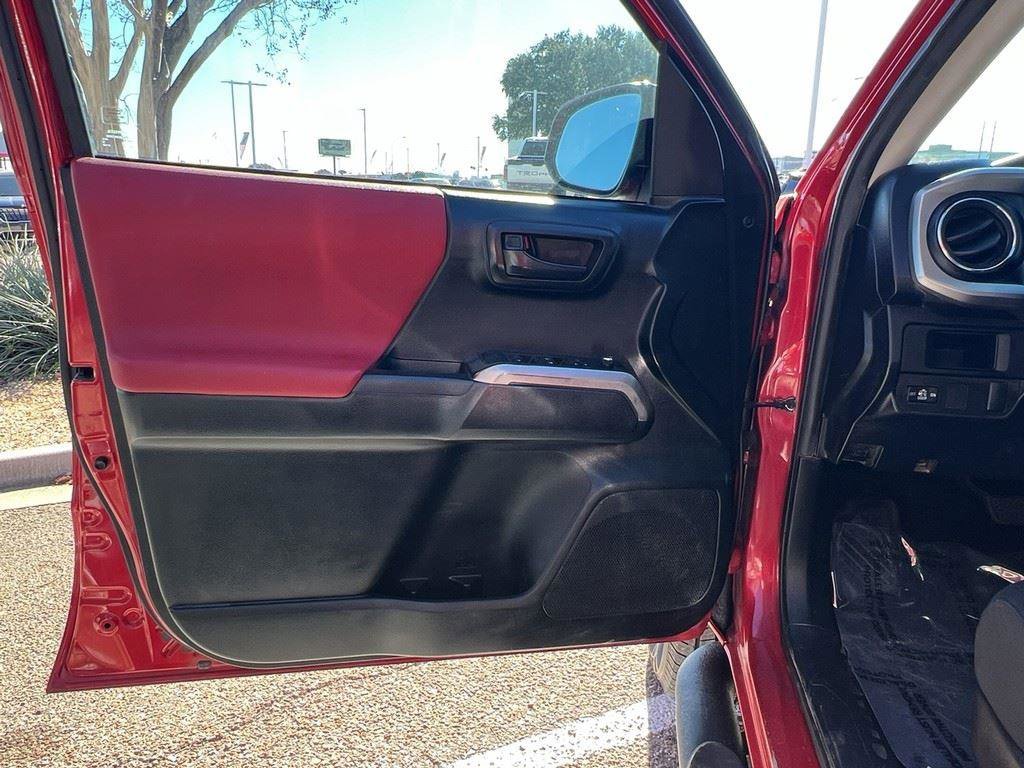 Used 2016 Toyota Tacoma SR5 image 14