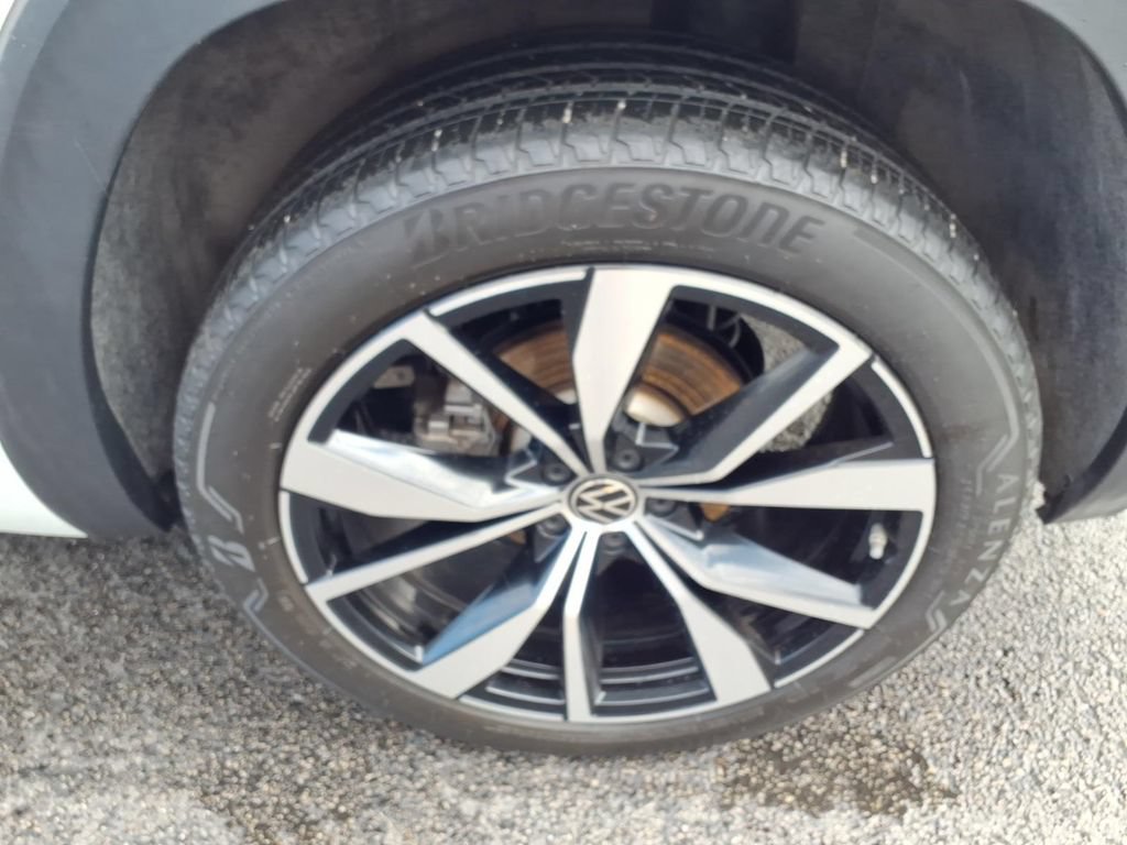 Used 2025 Volkswagen Atlas SEL Premium R-Line AWD/4WD image 18