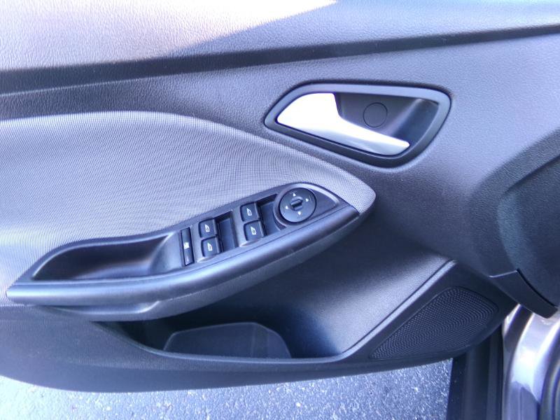 Used 2014 Ford Focus SE image 12