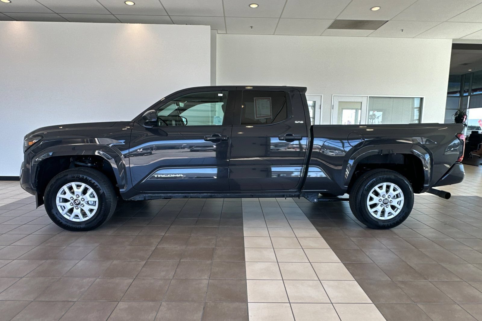 Certified 2026 Toyota Tacoma SR5 AWD/4WD image 7