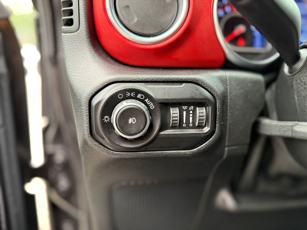 Used 2020 Jeep Wrangler Unlimited Rubicon AWD/4WD image 22