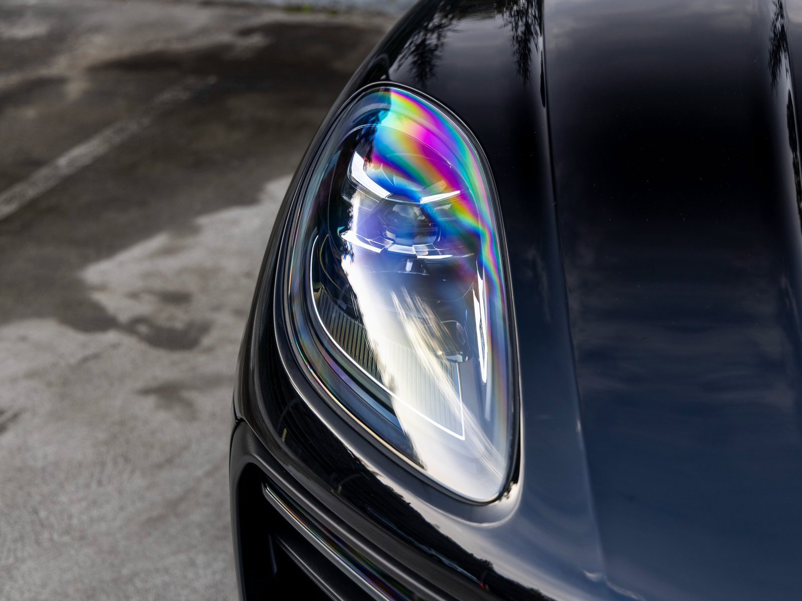 Certified 2025 Porsche Macan image 14