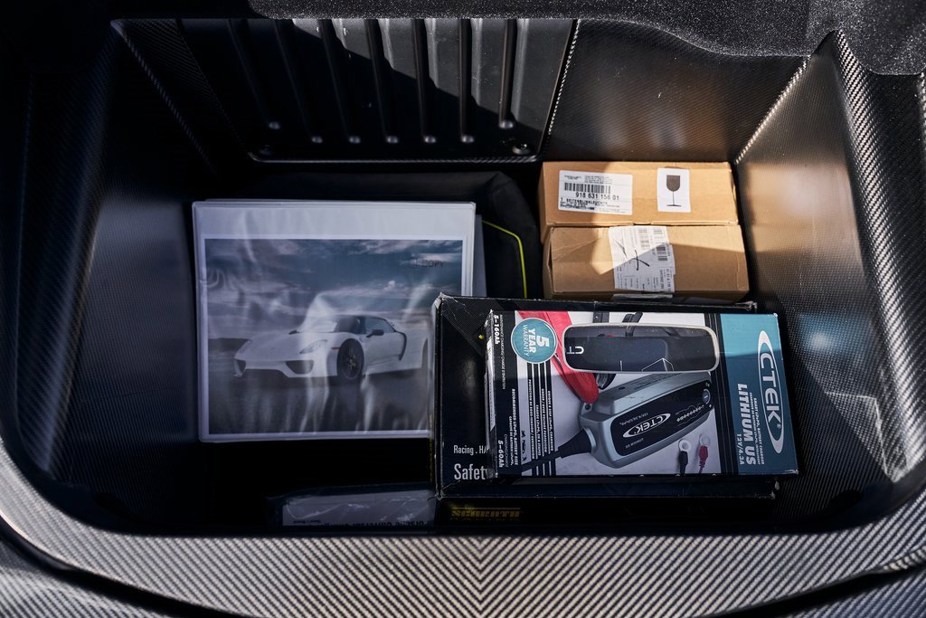 Used 2015 Porsche 918 Spyder w/Weissach Package image 29