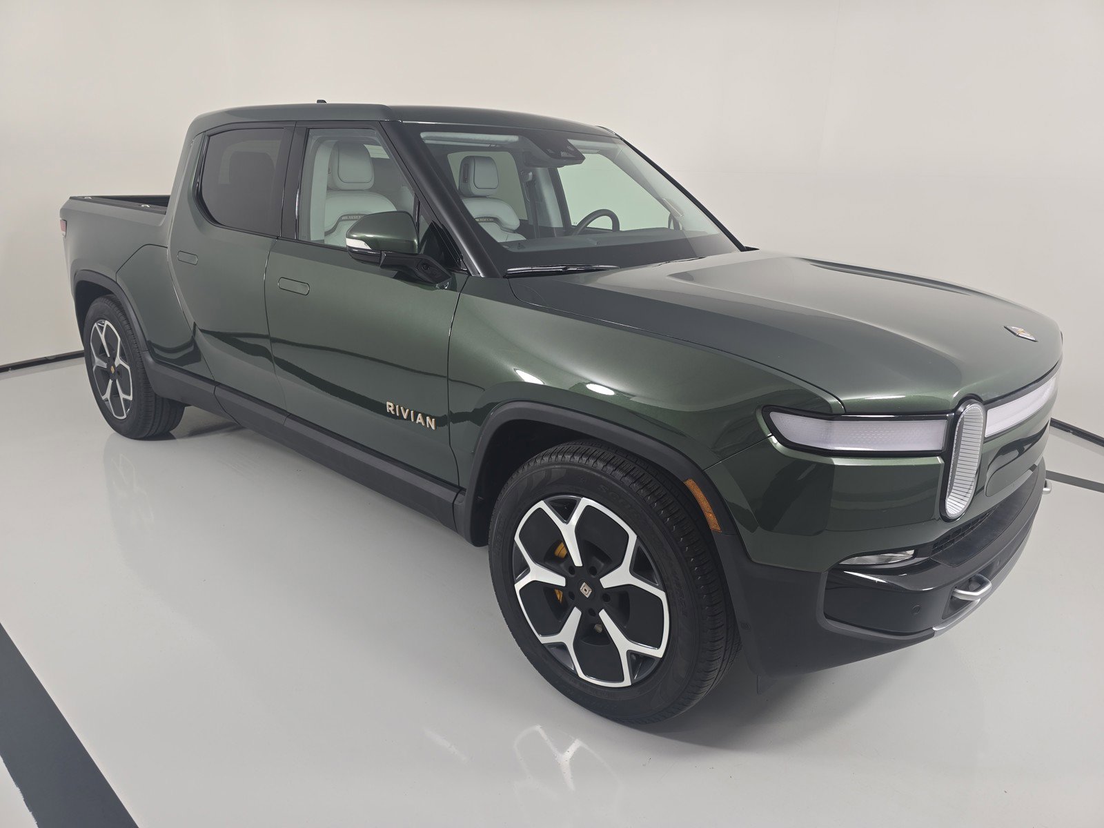 Used 2024 Rivian R1T Adventure AWD/4WD image 7
