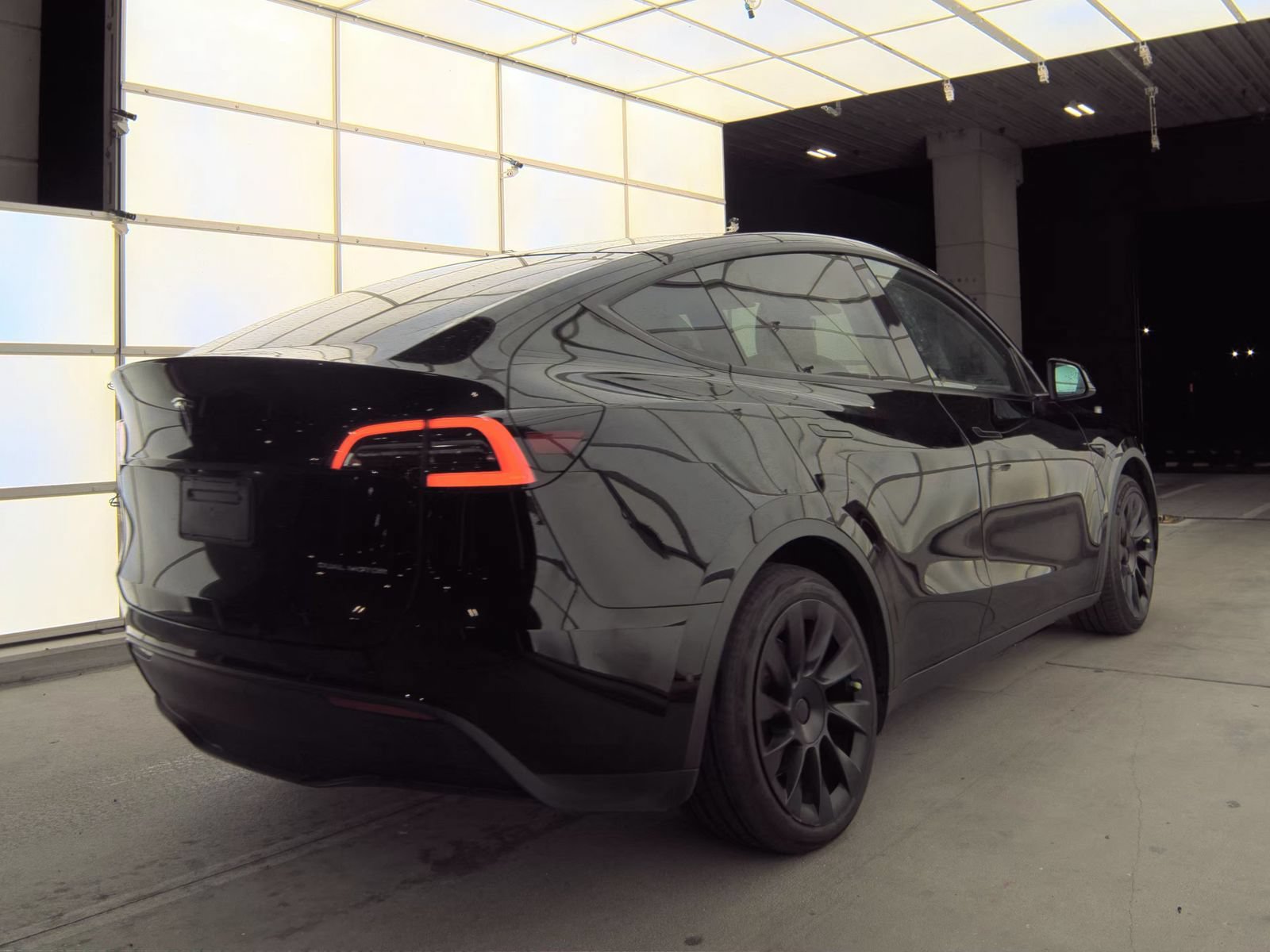 Used 2021 Tesla Model Y Long Range AWD/4WD image 6