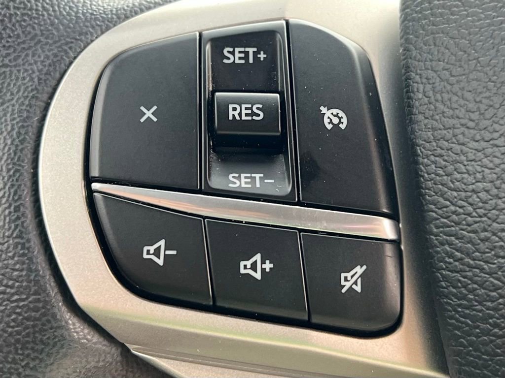 Used 2021 Ford Explorer XLT w/ Equipment Group 202A image 22