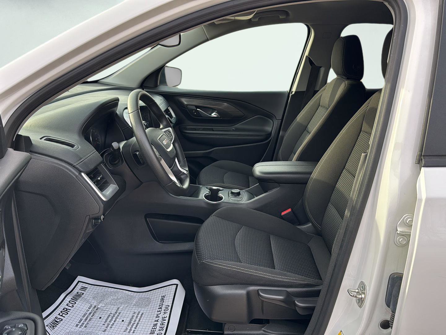 Used 2024 GMC Terrain SLE image 9