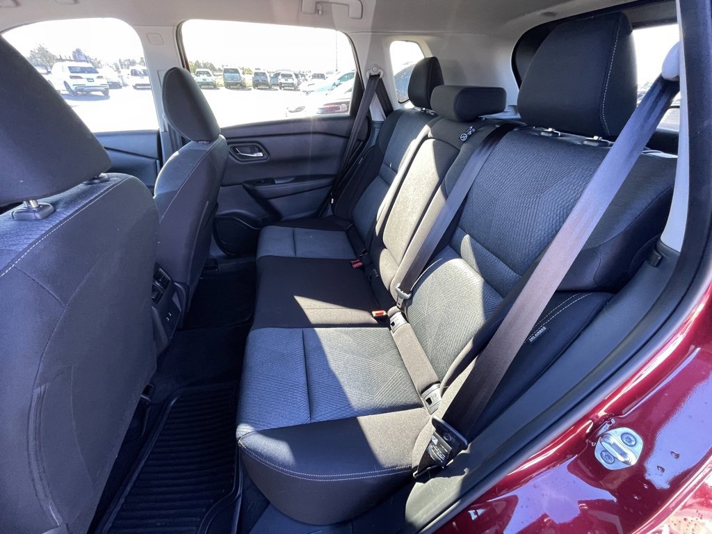 Used 2025 Nissan Rogue SV image 24