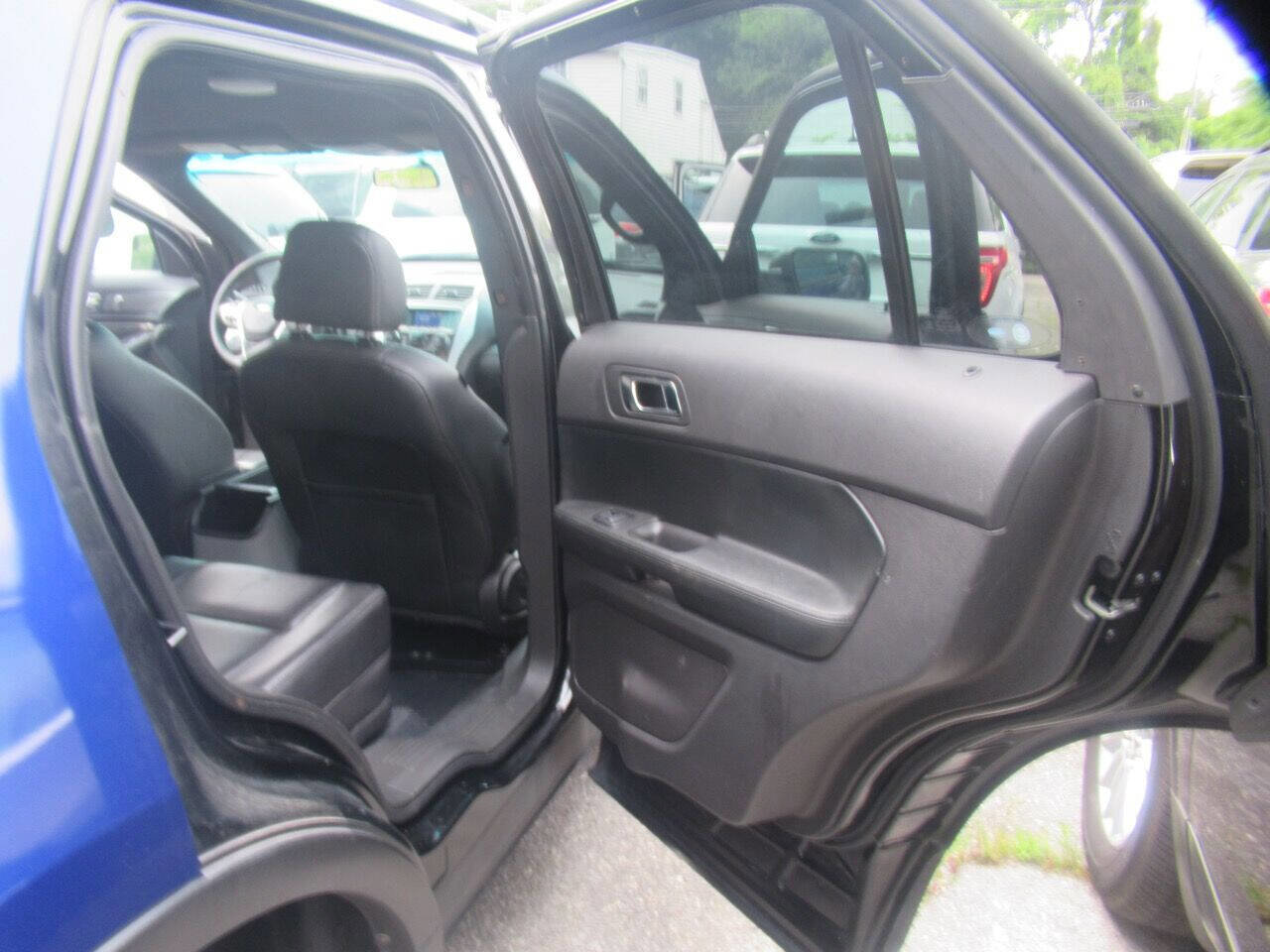 Used 2013 Ford Explorer Police Interceptor Utility AWD w/ Two-Tone Vinyl Pkg 1 image 27