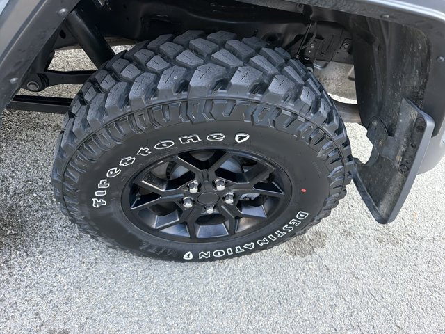 Used 2025 Jeep Gladiator Sport AWD/4WD image 13