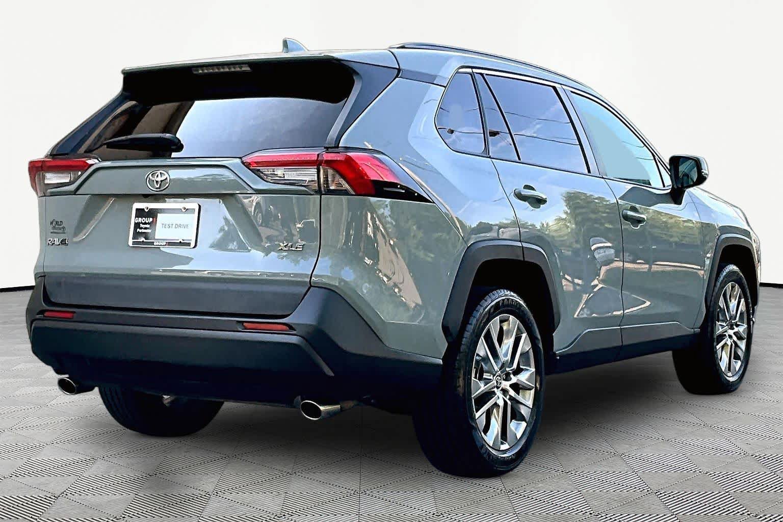 Used 2021 Toyota RAV4 XLE Premium FWD image 13