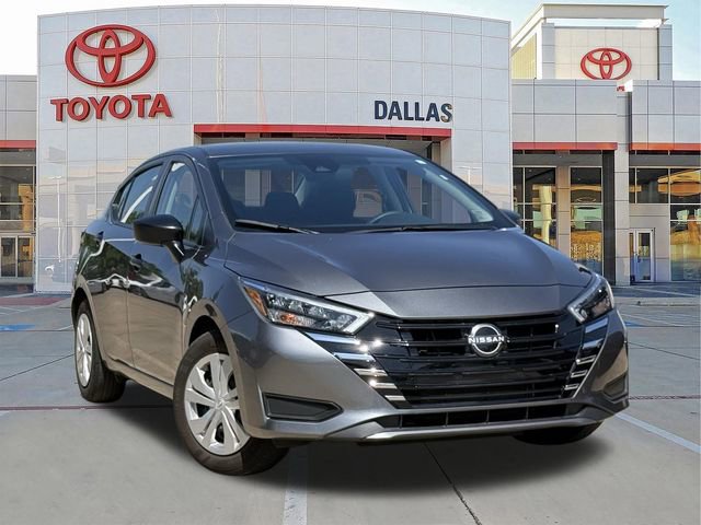 Used 2025 Nissan Versa S FWD image 1