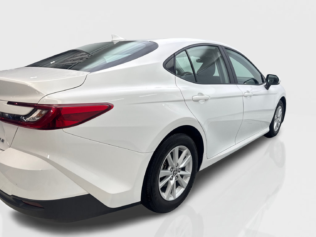 Used 2025 Toyota Camry LE FWD image 15