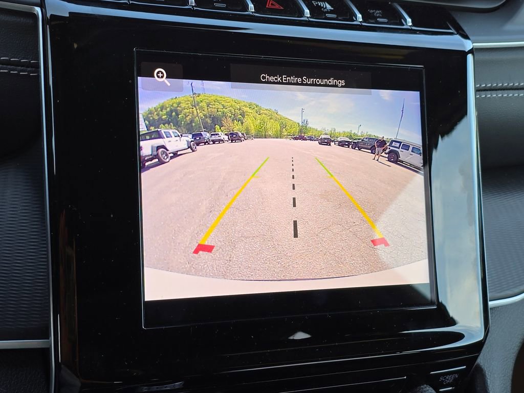 Used 2025 Jeep Grand Cherokee L Laredo image 9