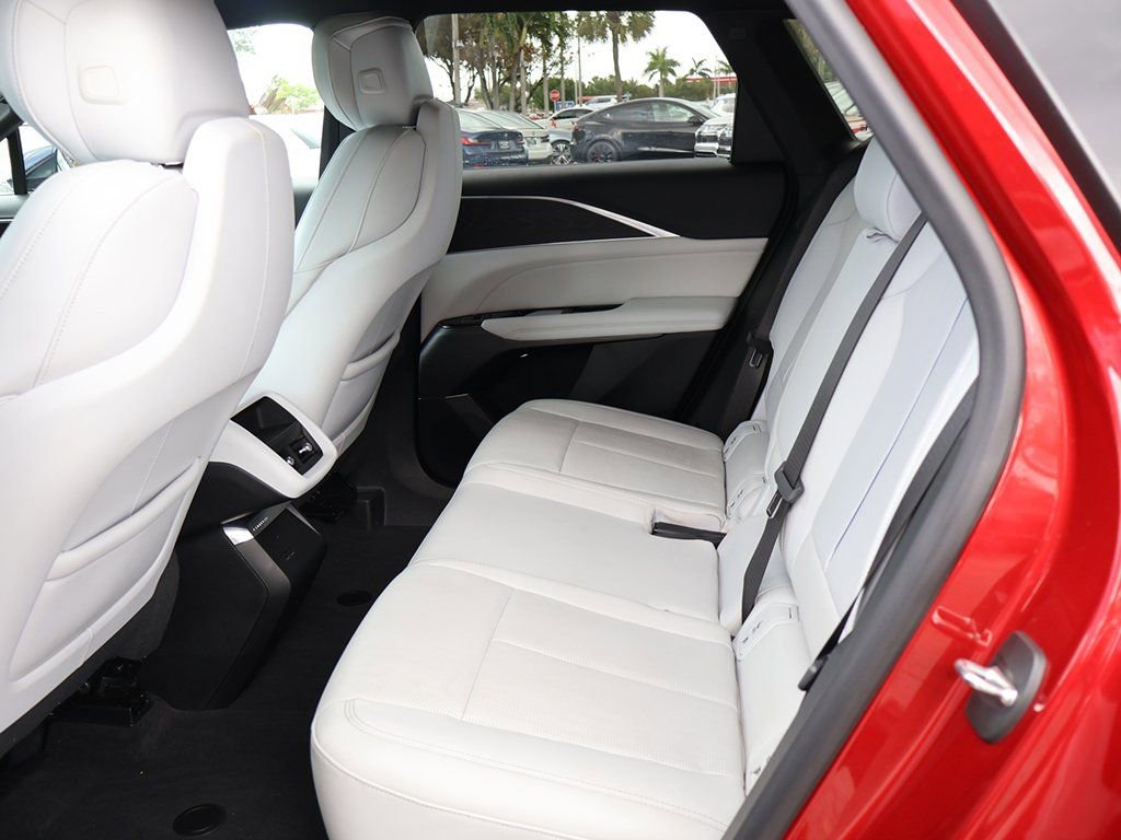 Used 2024 Cadillac Lyriq Sport image 37