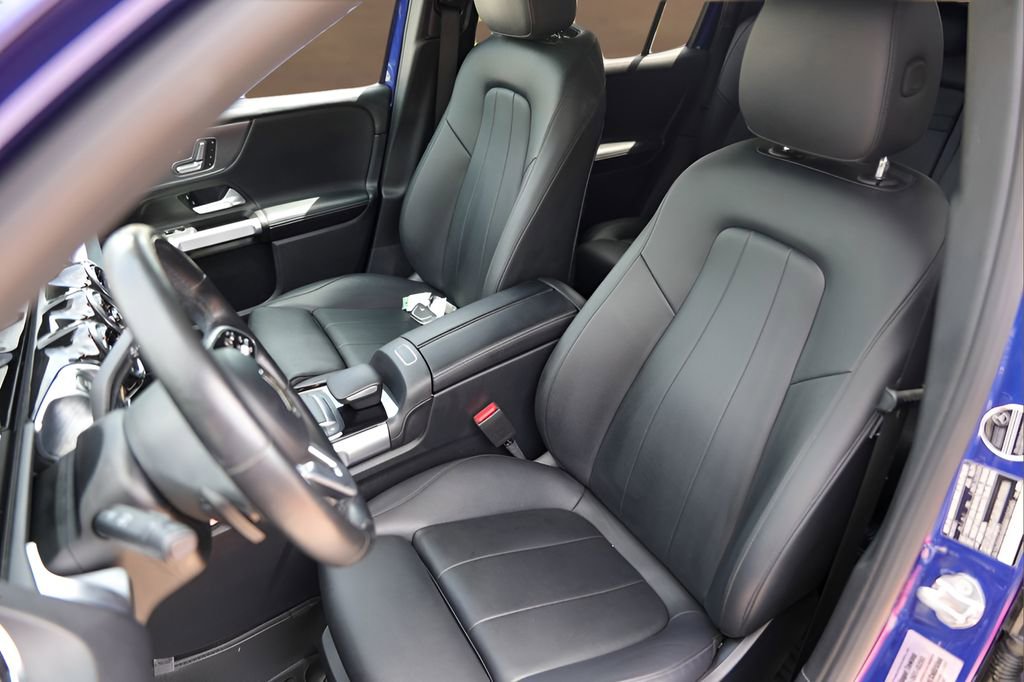 Used 2021 Mercedes-Benz GLB 250 4MATIC image 7
