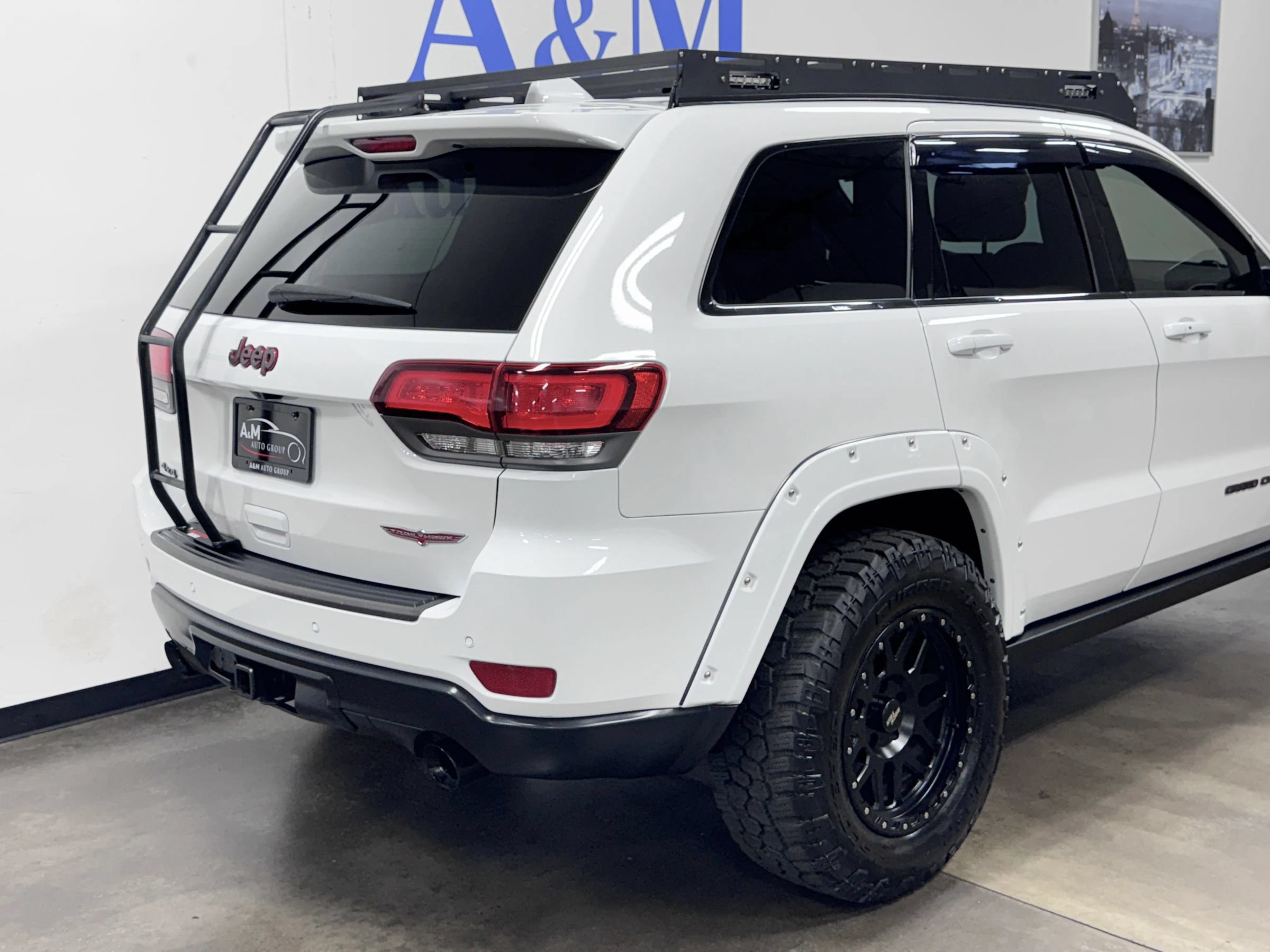 Used 2017 Jeep Grand Cherokee Trailhawk AWD/4WD image 6