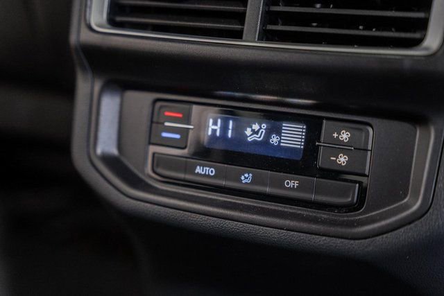 Used 2025 Volkswagen Atlas Peak Edition SE image 34