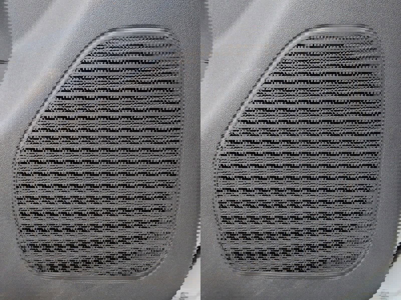 Used 2018 Nissan Frontier SV image 30