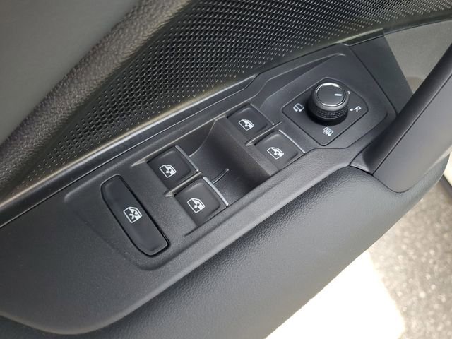 New 2026 Volkswagen Tiguan SEL R-Line AWD/4WD image 16