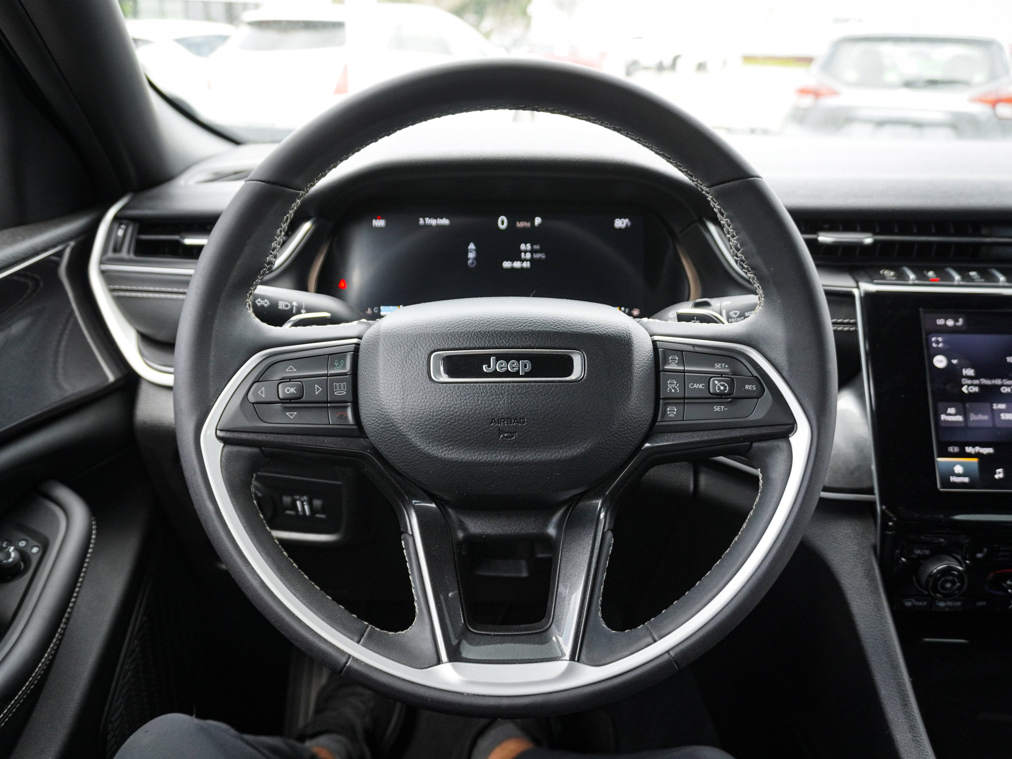 Used 2023 Jeep Grand Cherokee Altitude image 18