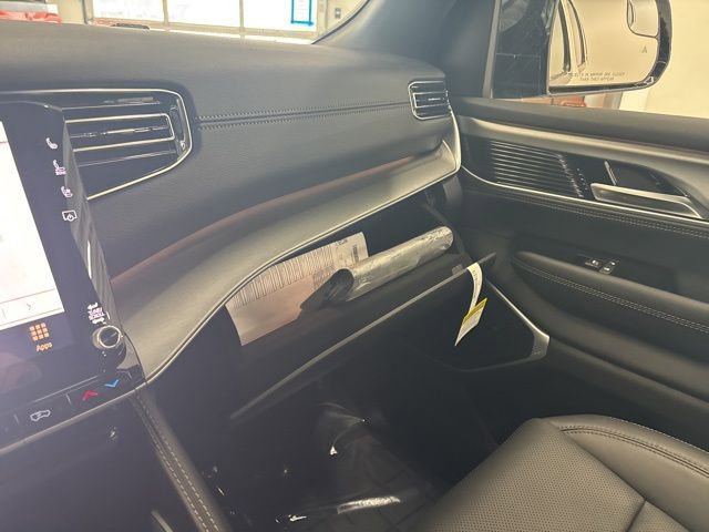 New 2026 Jeep Grand Wagoneer L 4WD w/ Premium Group I image 57