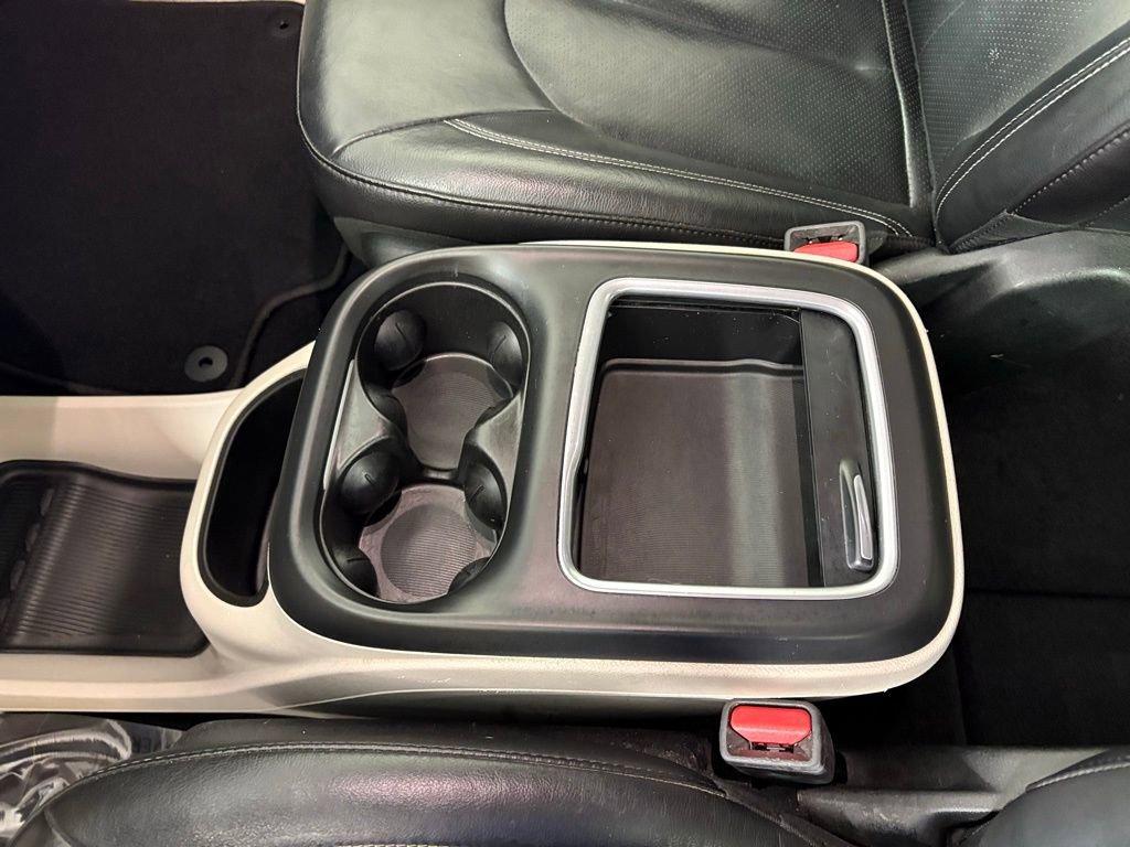 Used 2022 Chrysler Pacifica Touring-L image 31