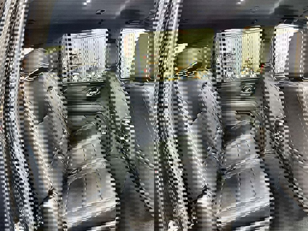 Used 2024 GMC Yukon XL SLT image 31