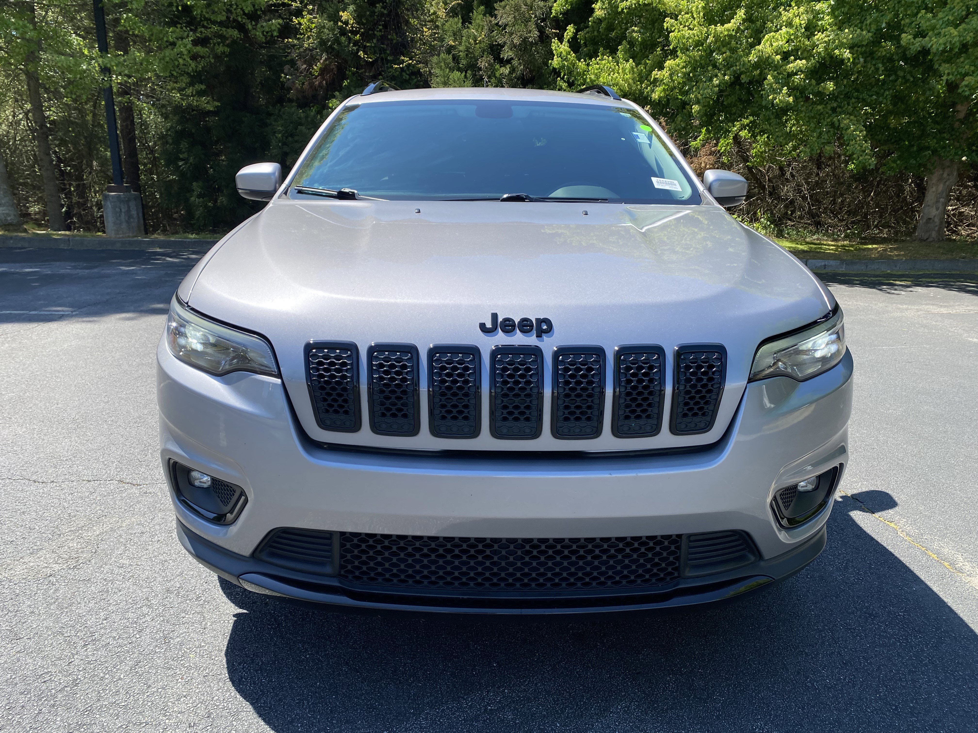 Used 2019 Jeep Cherokee Latitude Plus image 3