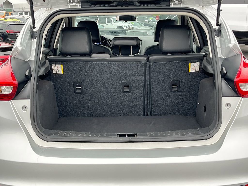 Used 2015 Ford Focus SE w/ Equipment Group 201A image 23