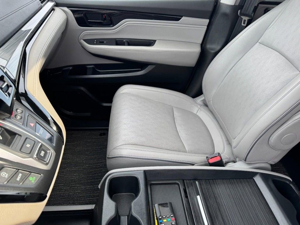Used 2023 Honda Odyssey Elite image 16