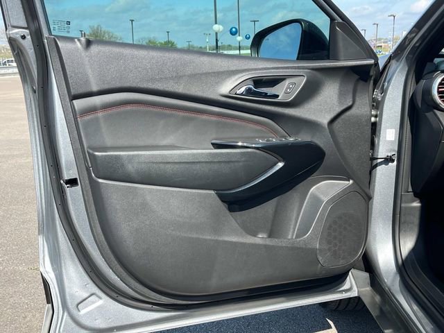 Certified 2026 Chevrolet Trax RS w/ Sunroof Package FWD image 27