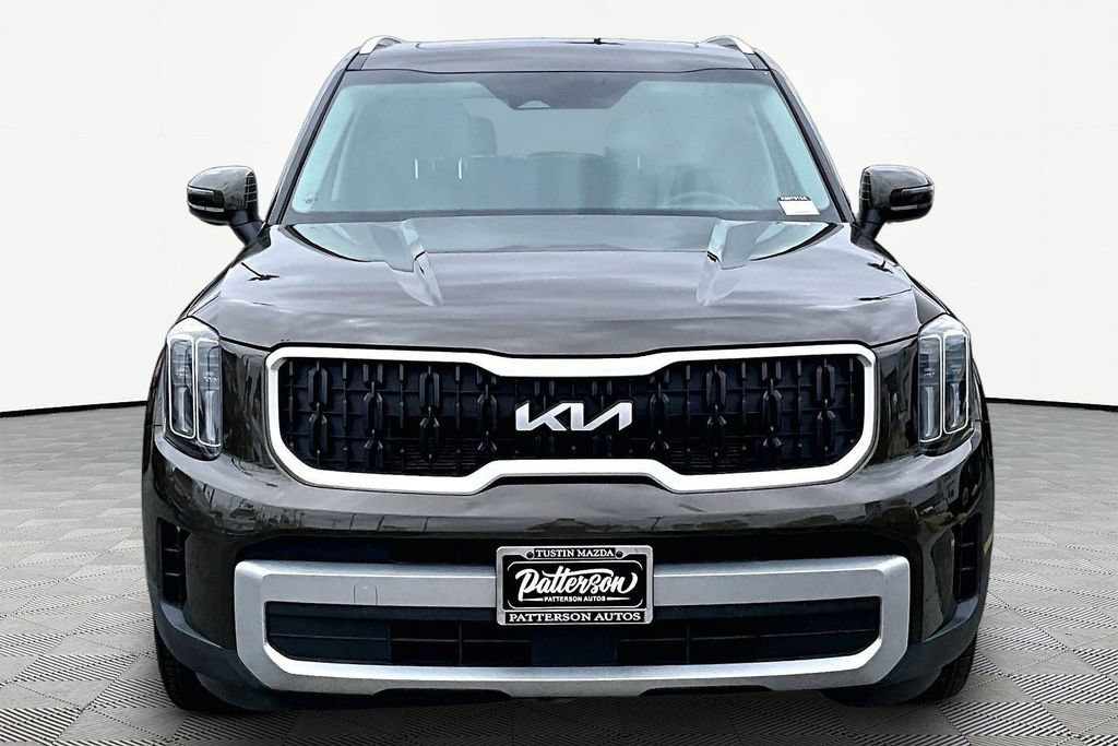 Used 2024 Kia Telluride EX w/ EX Captain's Chair Package FWD image 3