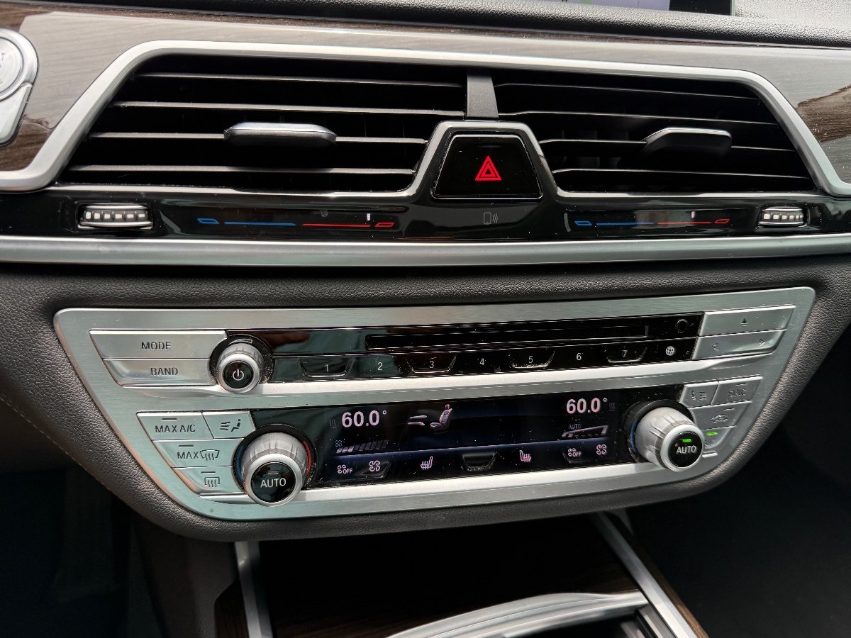 Used 2017 BMW 740i RWD image 14