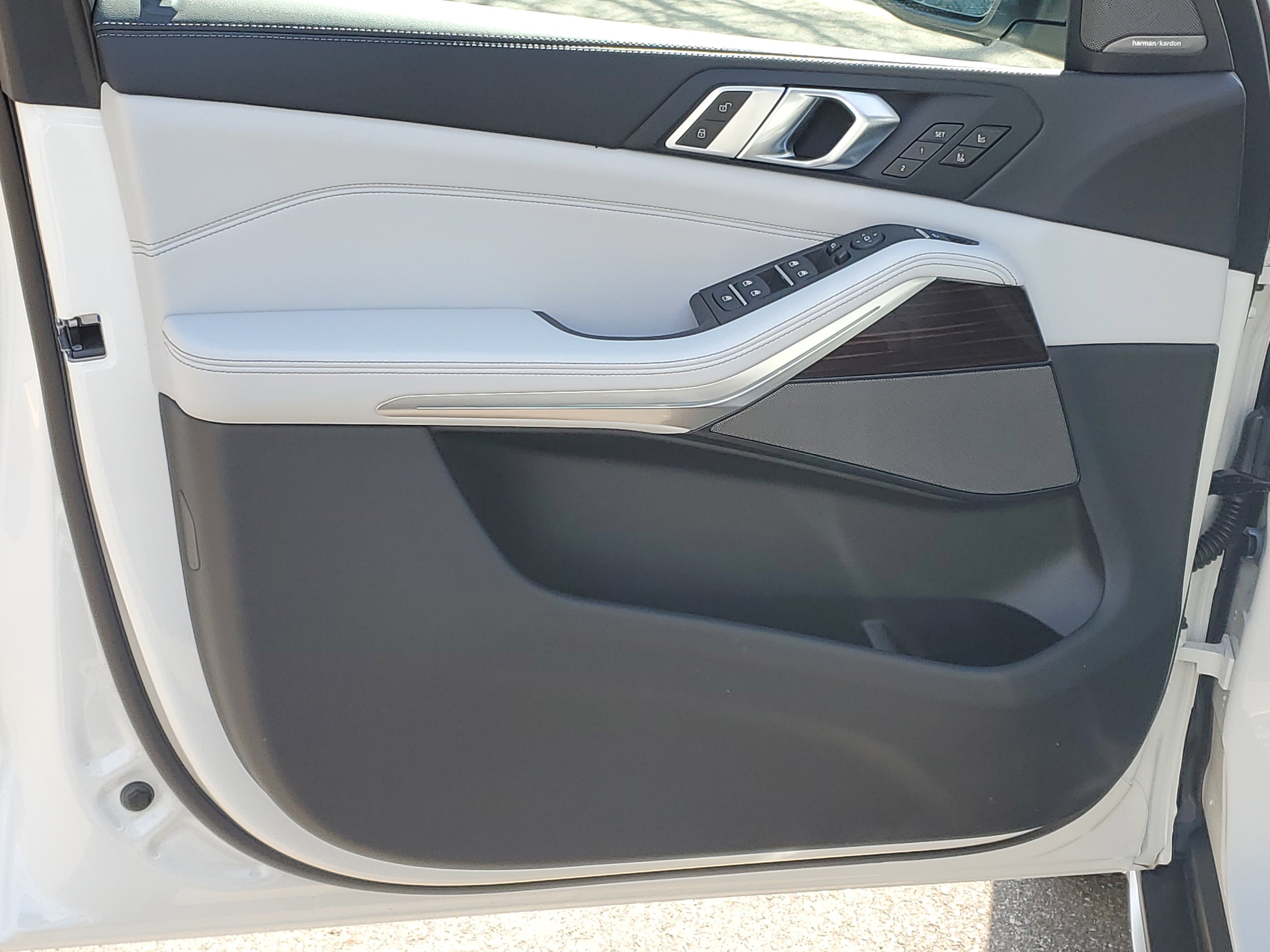 New 2026 BMW X5 xDrive40i w/ Climate Comfort Package AWD/4WD image 5