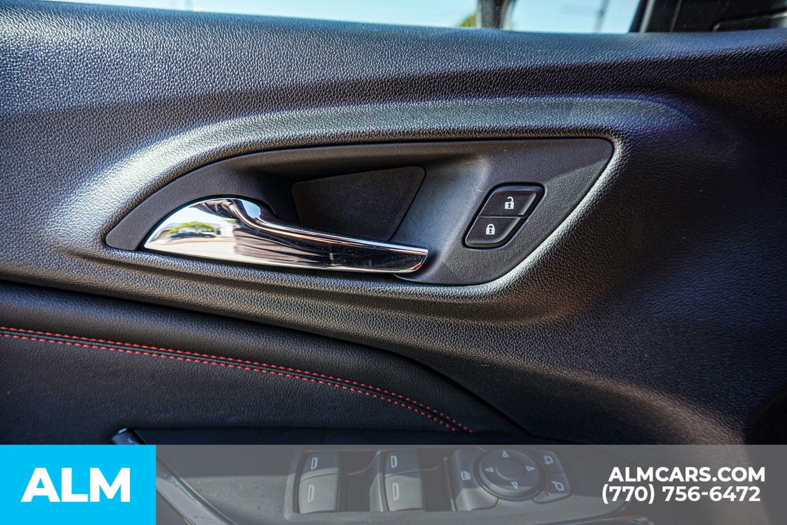 Used 2025 Chevrolet Trax RS FWD image 55
