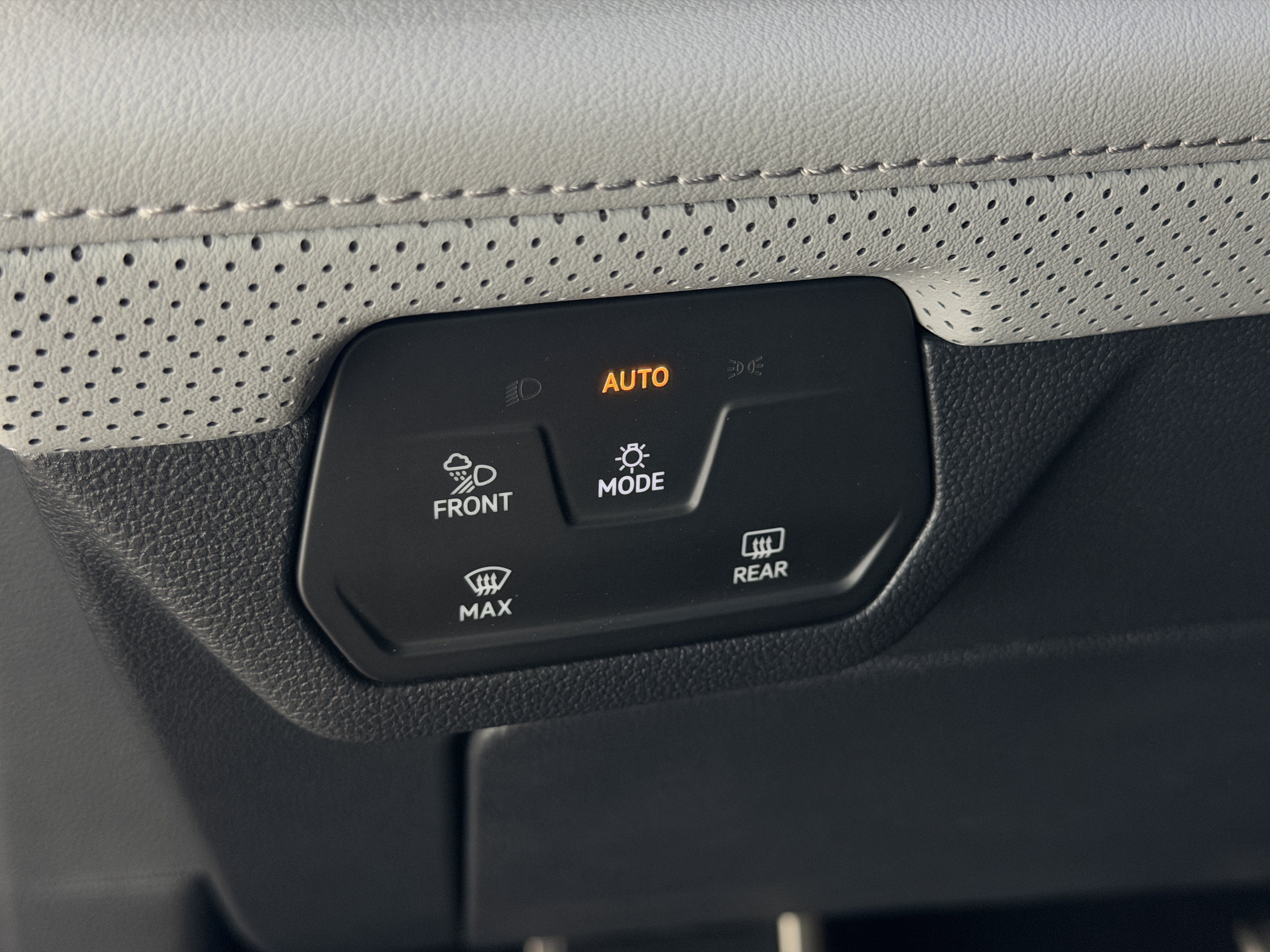 New 2026 Volkswagen Atlas Peak Edition AWD/4WD image 21