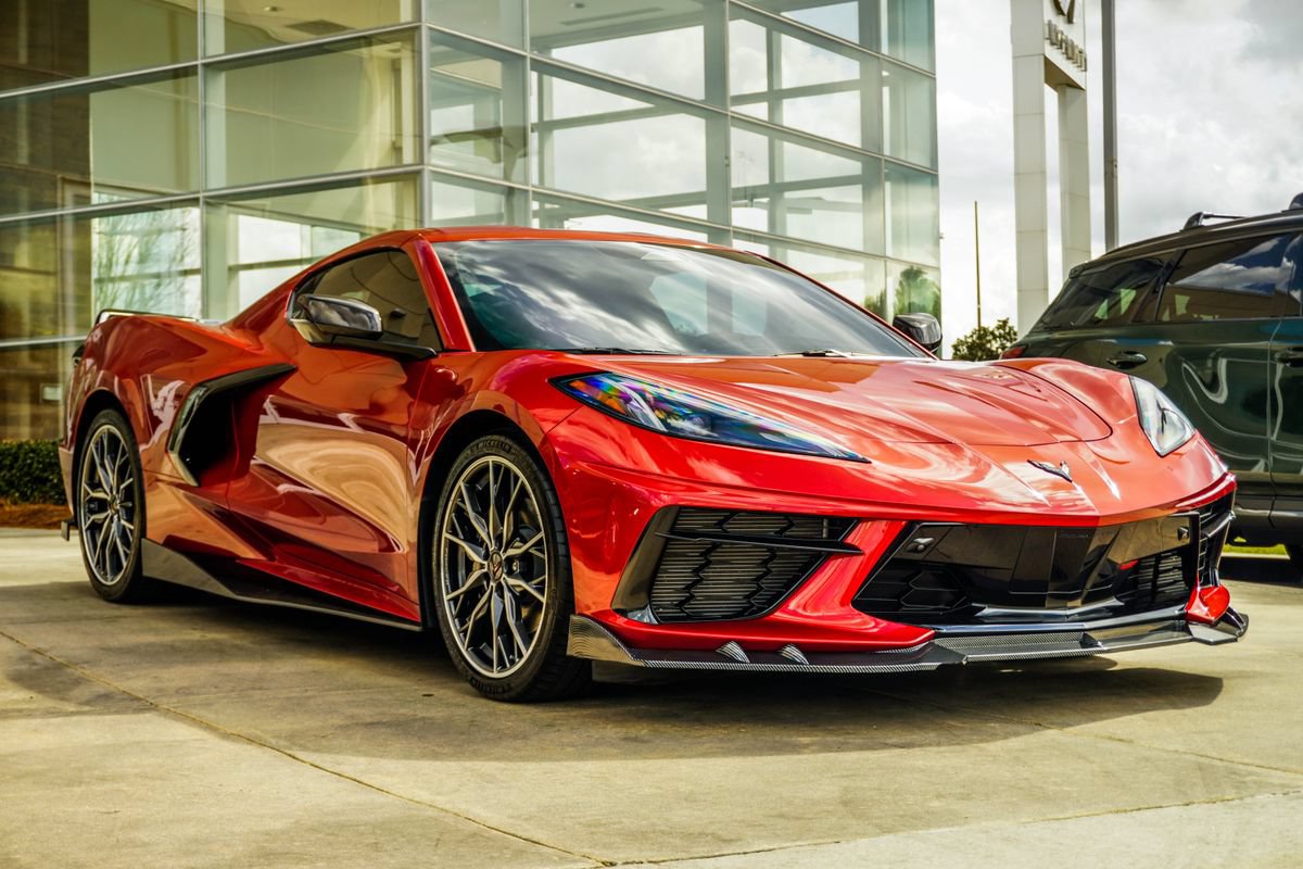 Used 2024 Chevrolet Corvette Stingray Preferred Cpe w/ Battery Protection Package RWD image 4